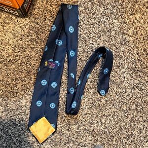 Viso Doro Navy Blue Floral Tie